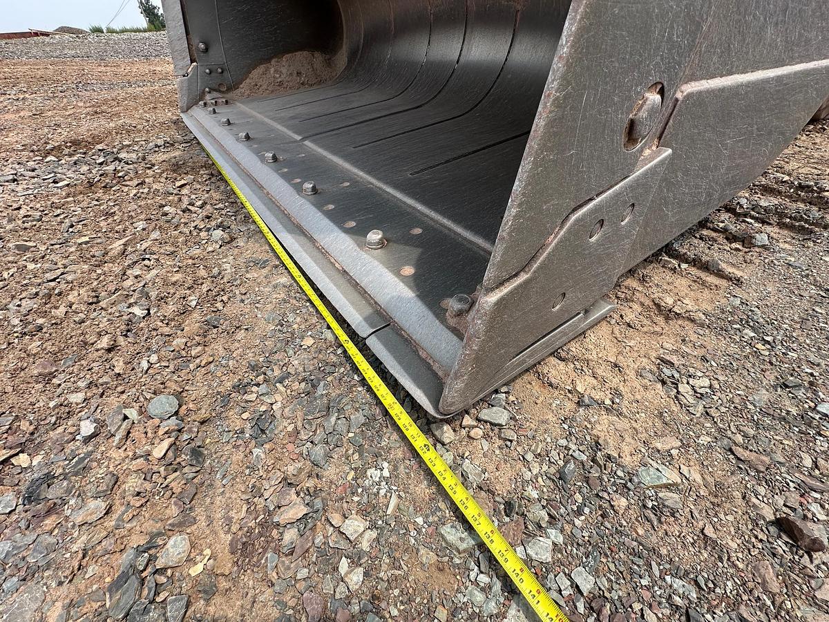 Used 2020 DEERE 744L