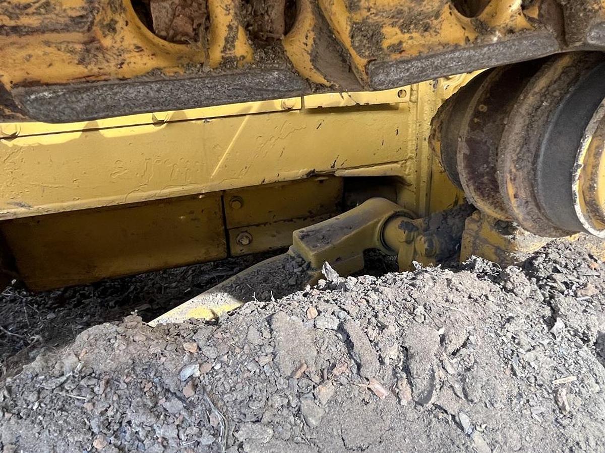 Used 1985 DEERE 750B