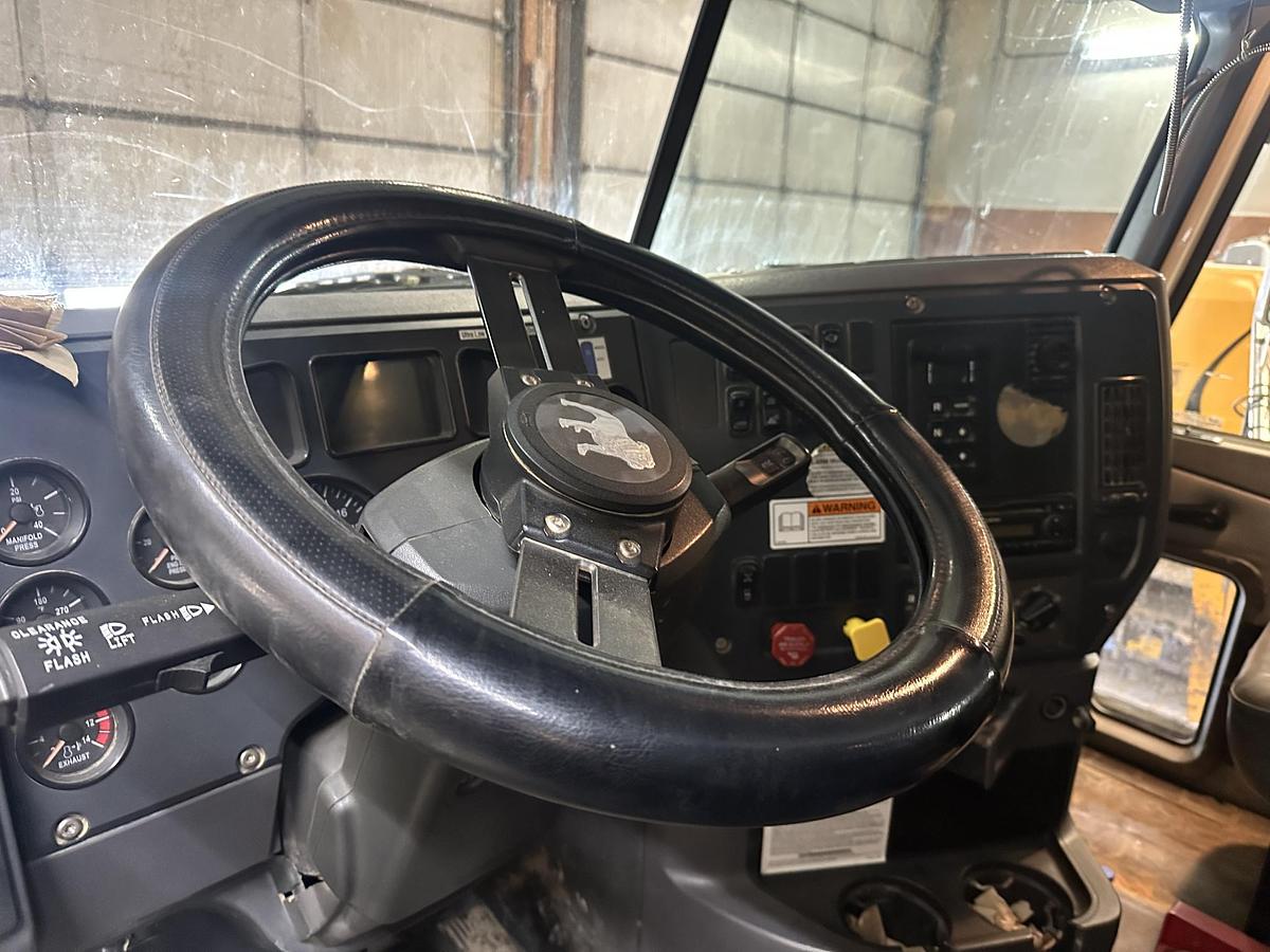 Used 2013 MACK GU713 Granite