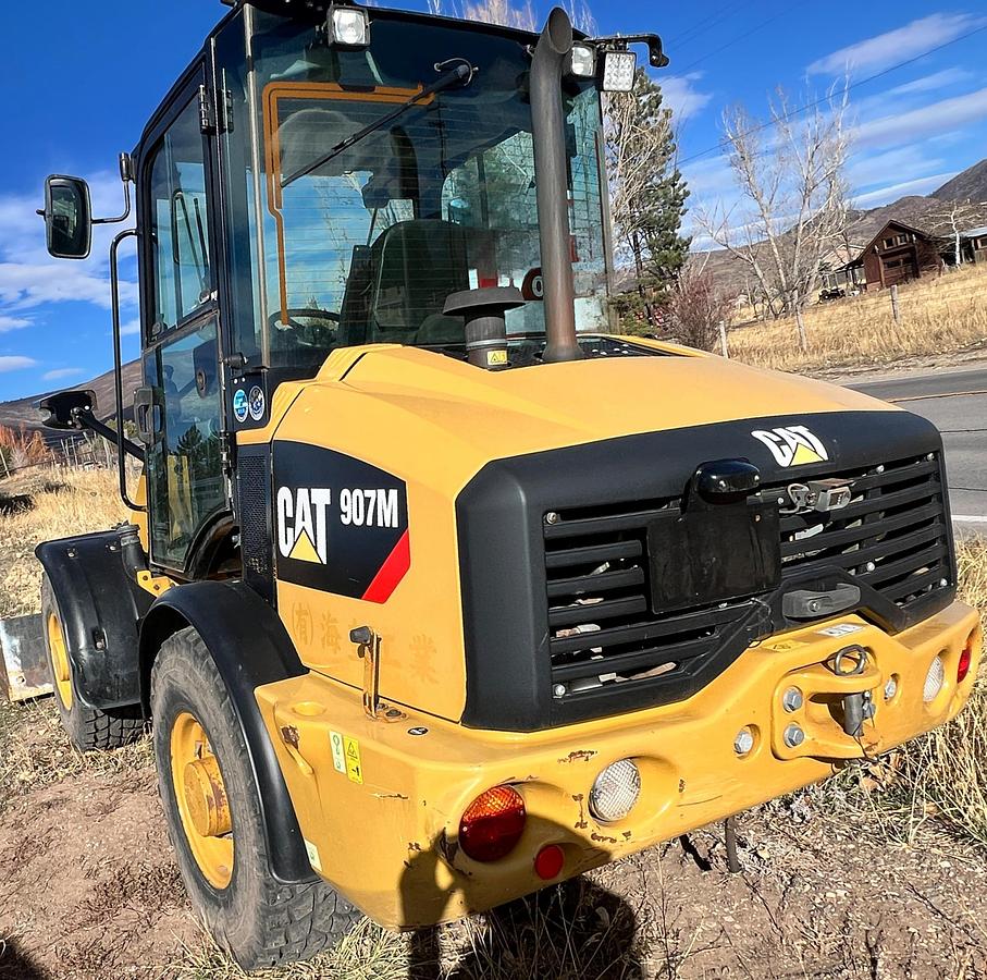 Used 2016 CATERPILLAR 907M