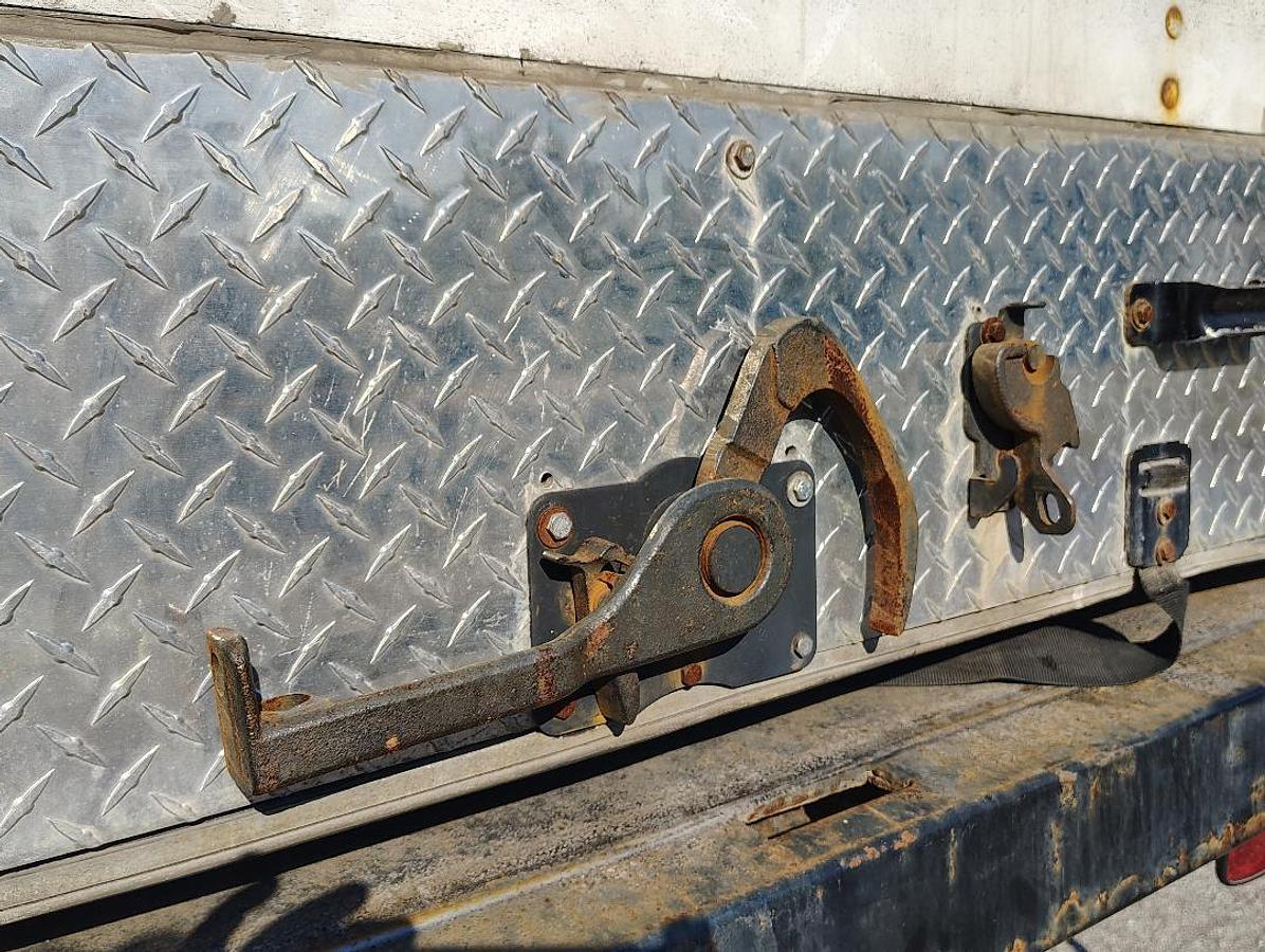 Used 1999 INTERNATIONAL 4700 Low Profile T444E