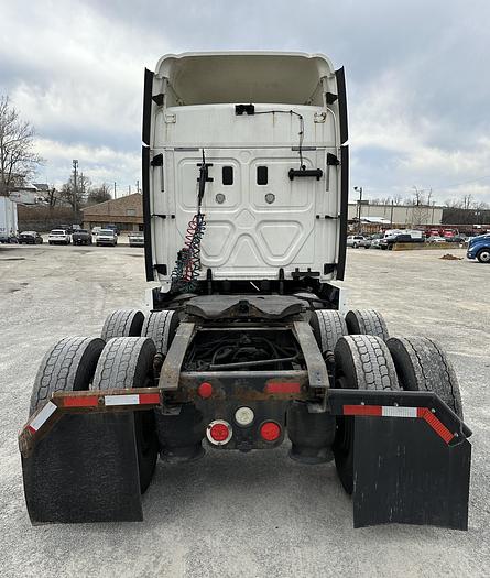Used 2015 FREIGHTLINER Cascadia 125