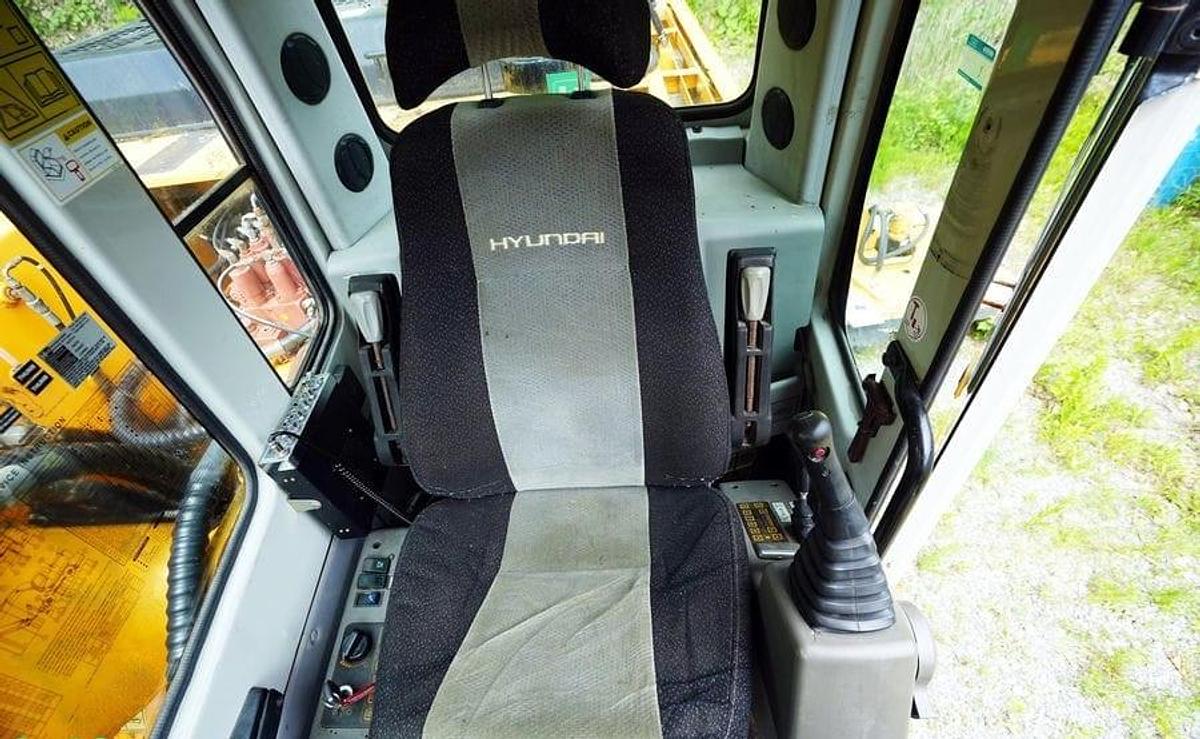 Used 2006 HYUNDAI R200W-7