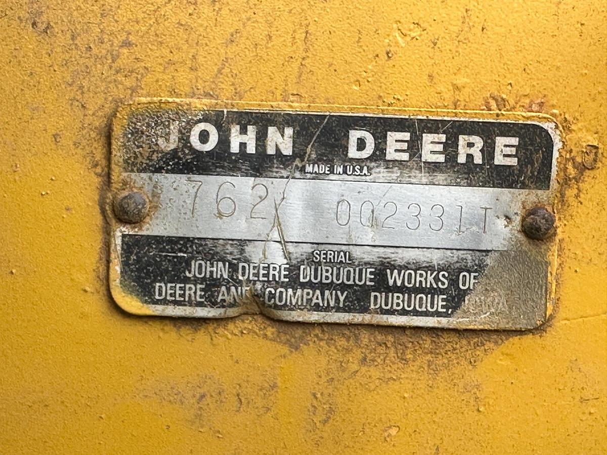 Used 1984 JOHN DEERE 762