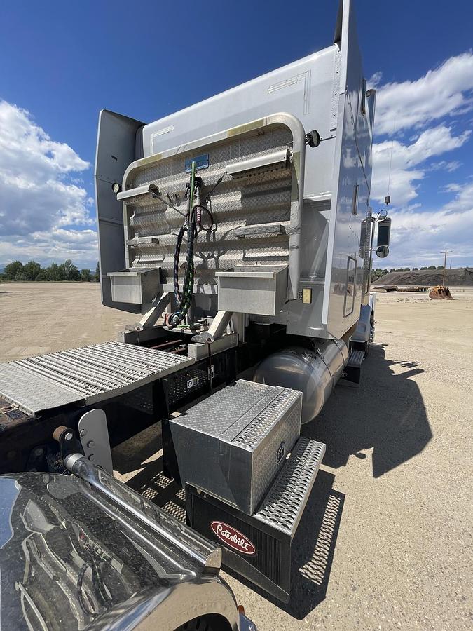 Used 2008 PETERBILT 388