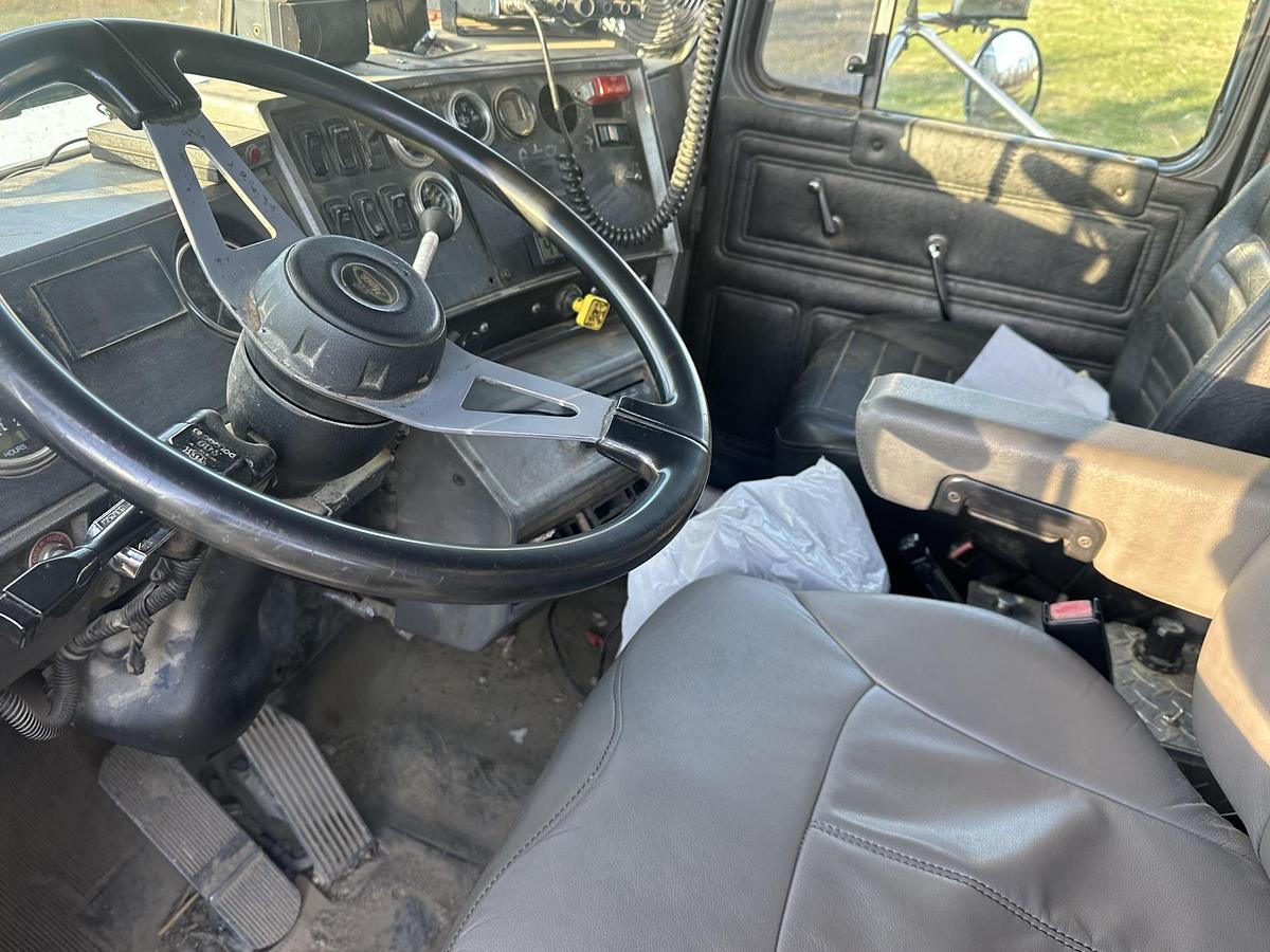 Used 2002 MACK RD688S