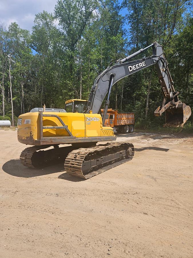 Used 2010 DEERE 200D