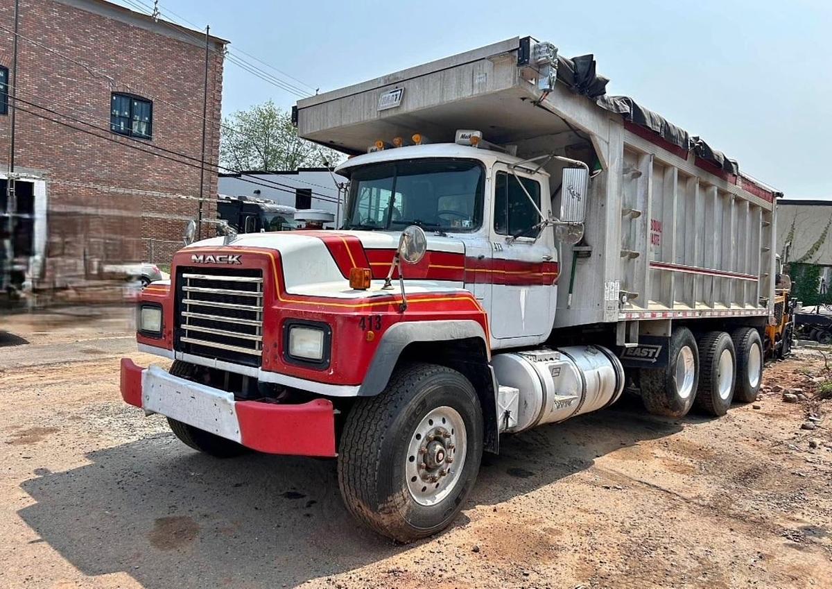 Used 2001 MACK RD688