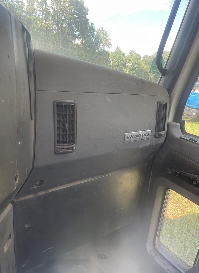 Used 2008 MACK CHU 613 Pinnacle