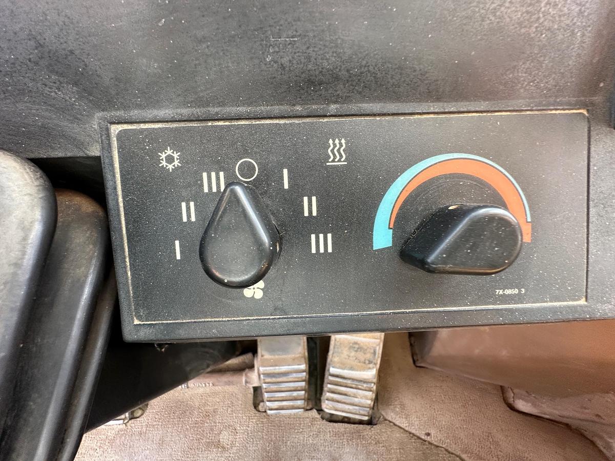 Used 1994 CATERPILLAR 938F
