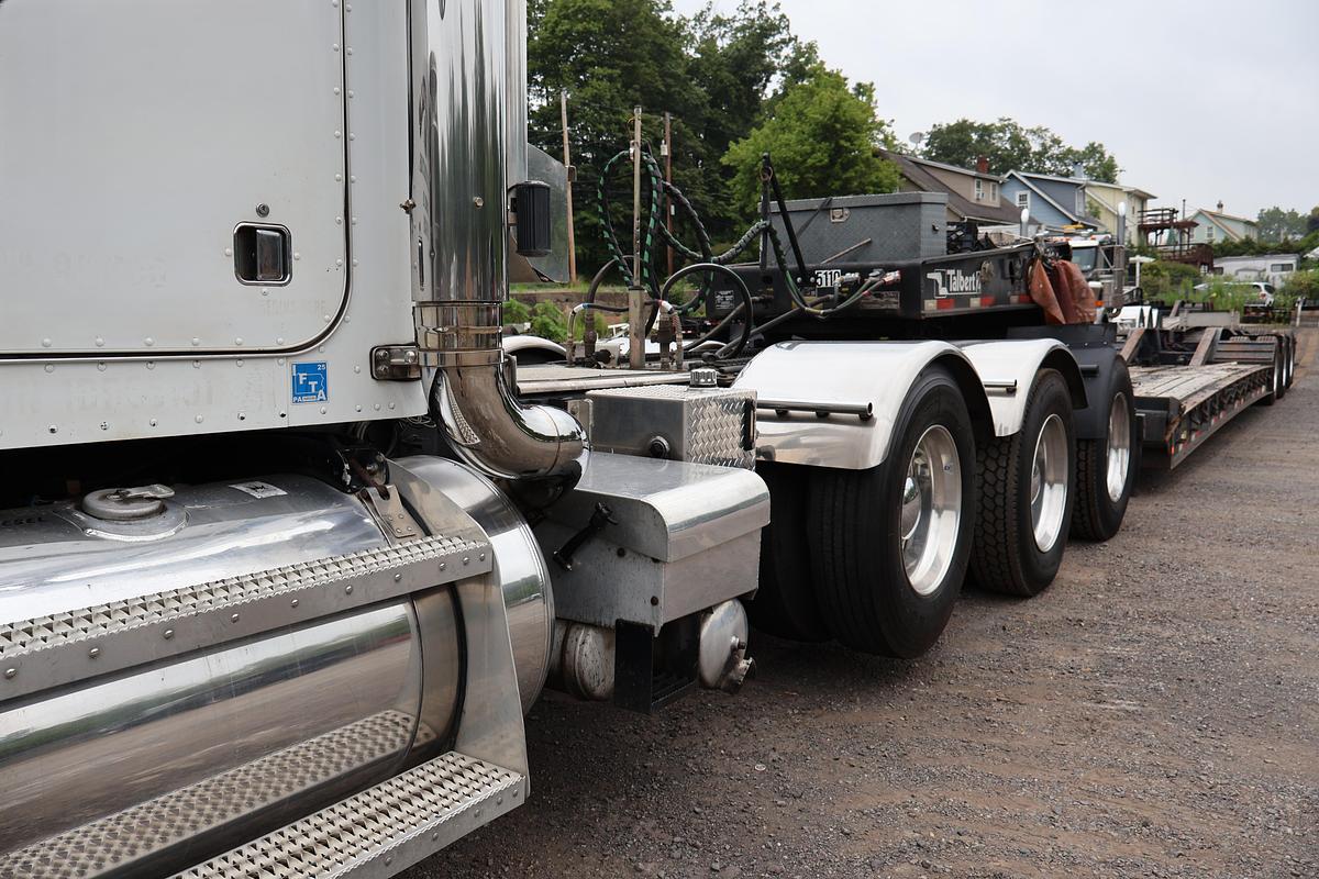 Used 2001 PETERBILT 379