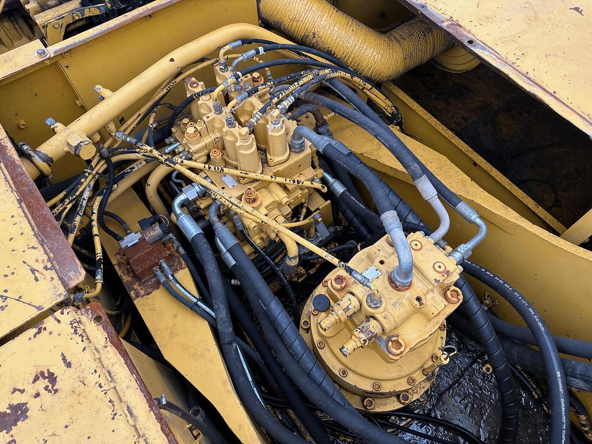 Used 2001 DEERE 330LC