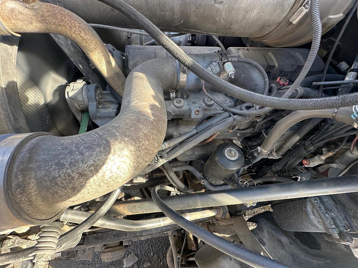 Used 2005 MACK CV713