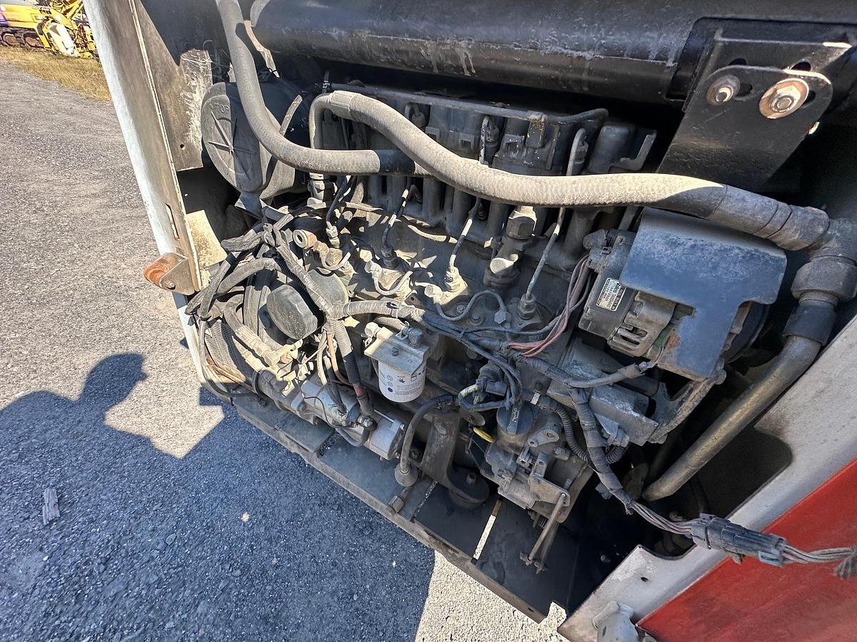 Used 2002 BOBCAT S250