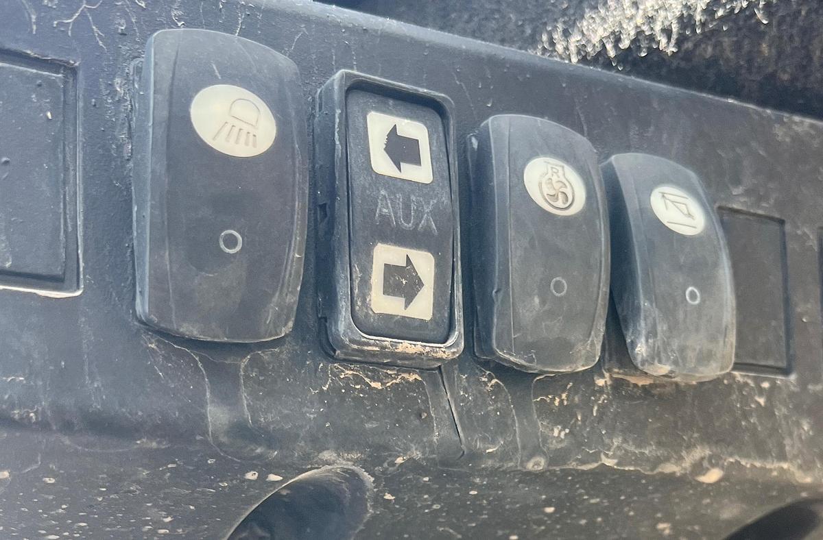 Used 2014 JOHN DEERE 329E