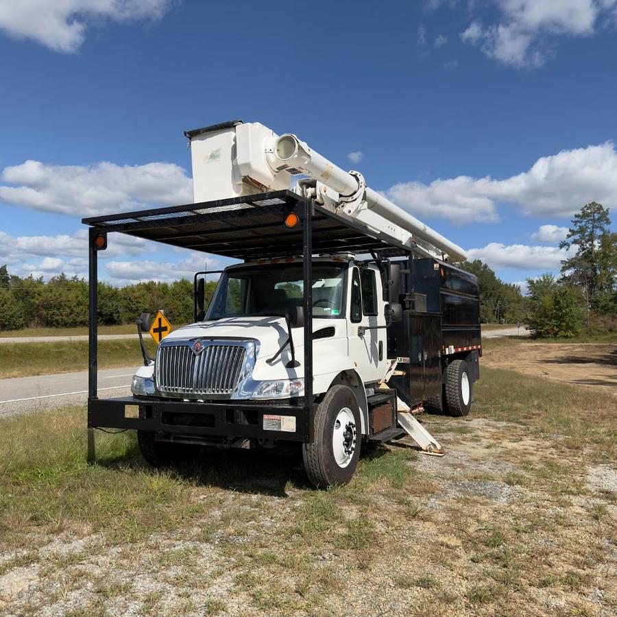 Used 2011 INTERNATIONAL 4300 Chipper Dump