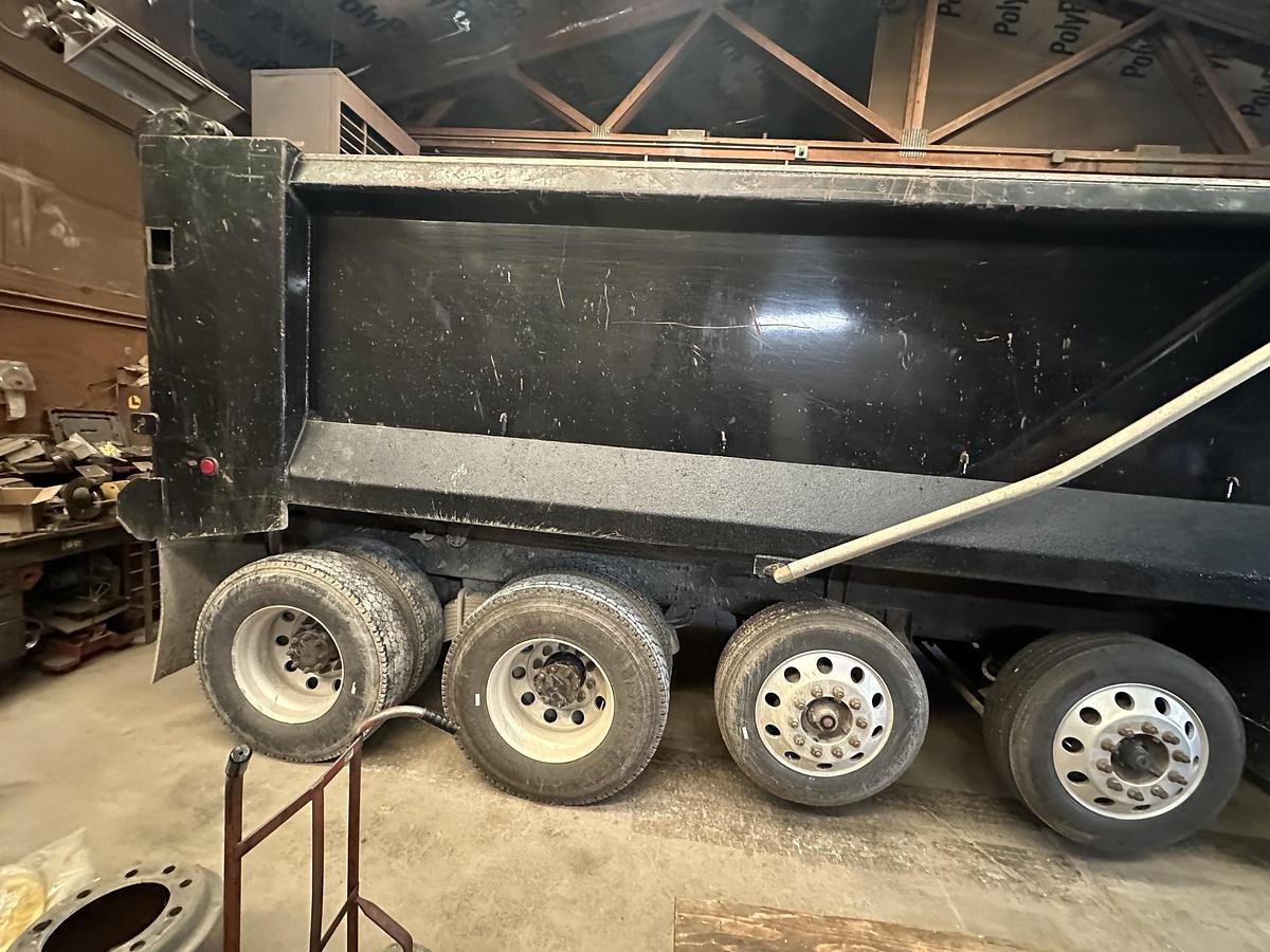 Used 2013 MACK GU713 Granite