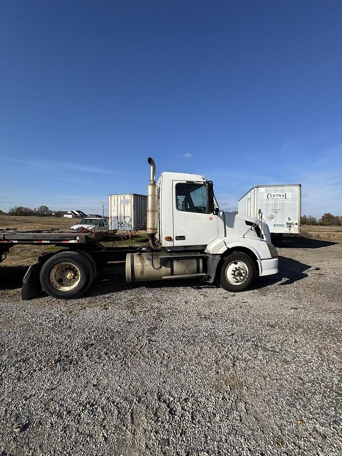 Used 2006 VOLVO VNL42T