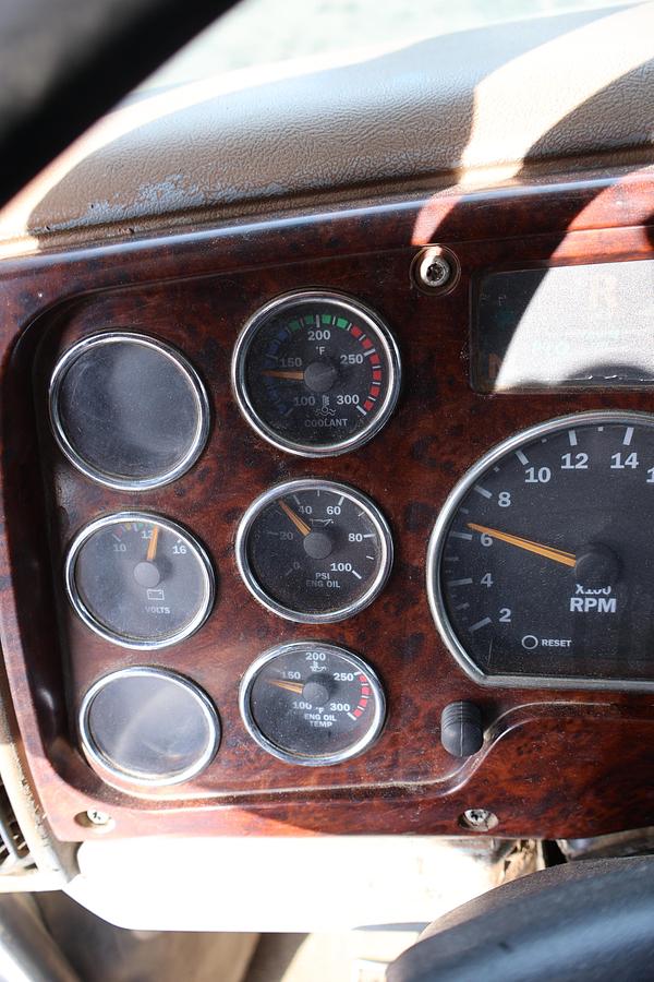 Used 2007 MACK Granite CV713