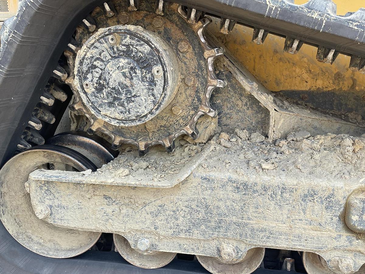 Used 2022 JOHN DEERE 333G