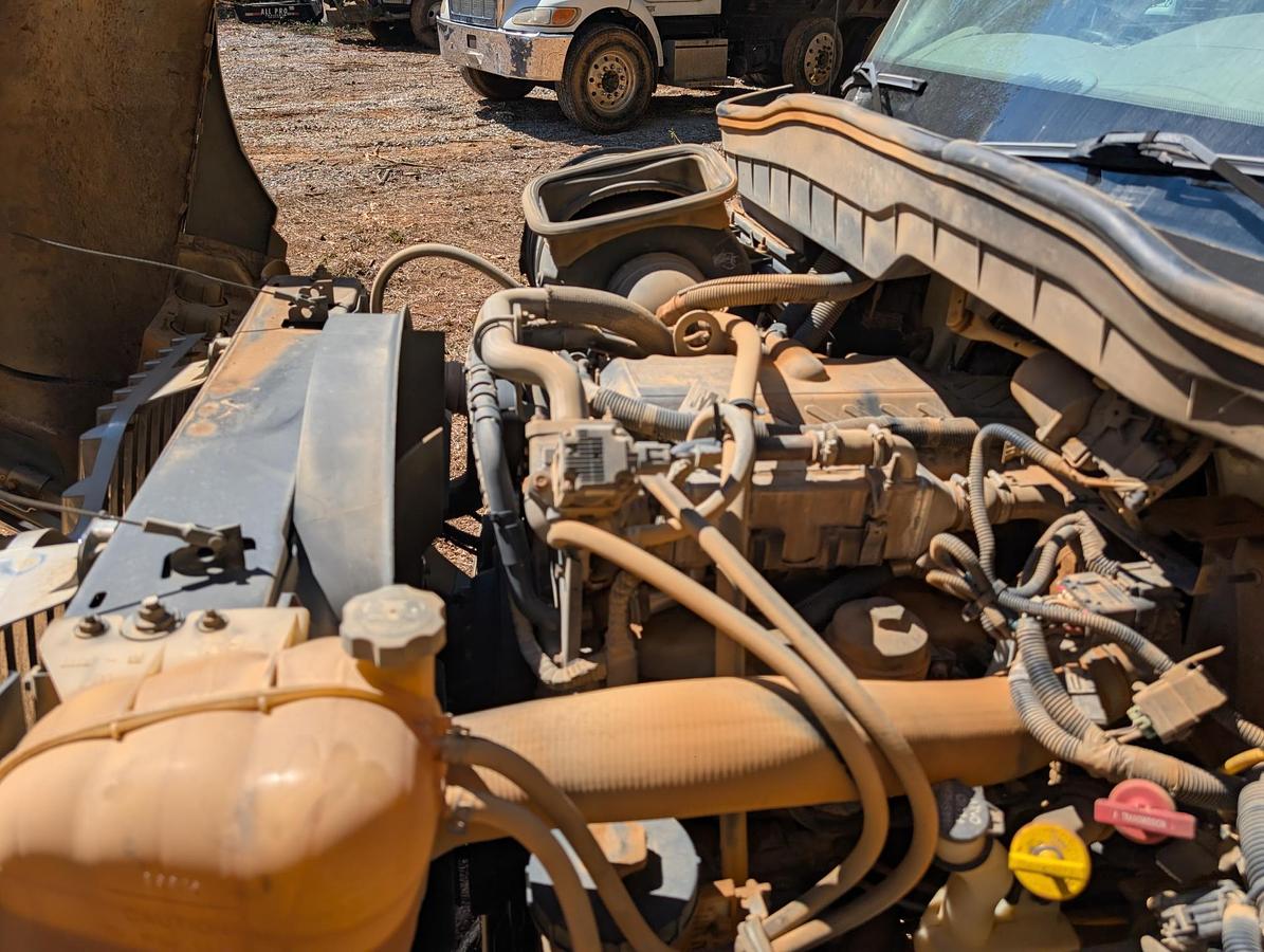 Used 2001 INTERNATIONAL DT466