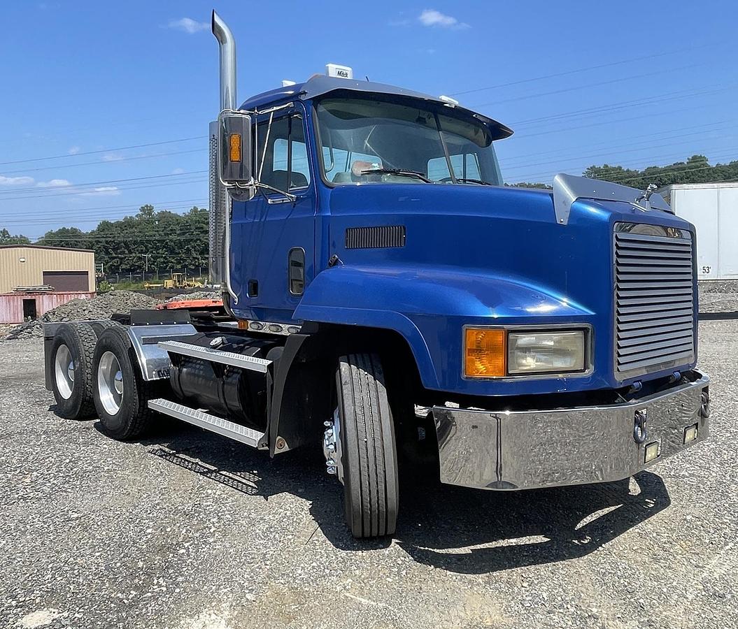 Used 2006 MACK CL733