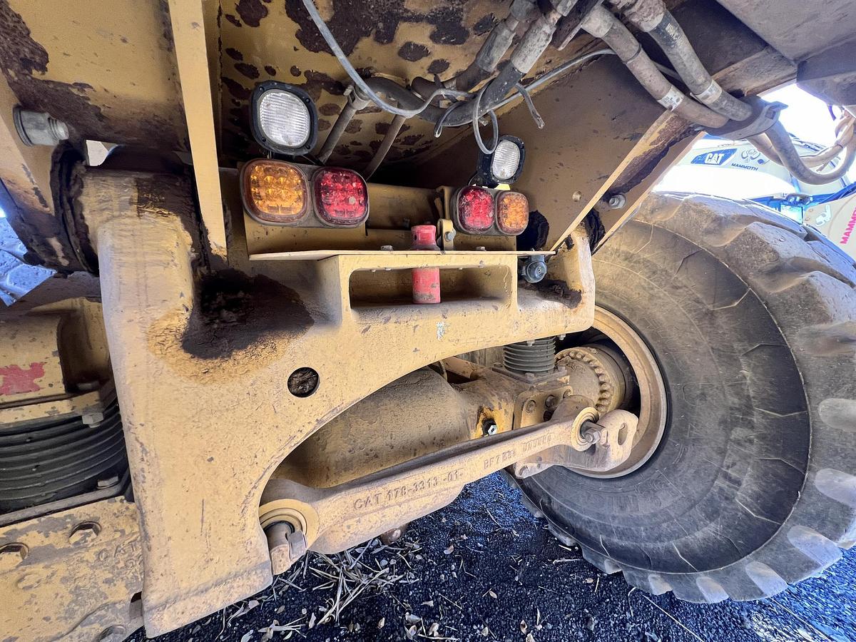 Used 2011 CATERPILLAR 740B Ej