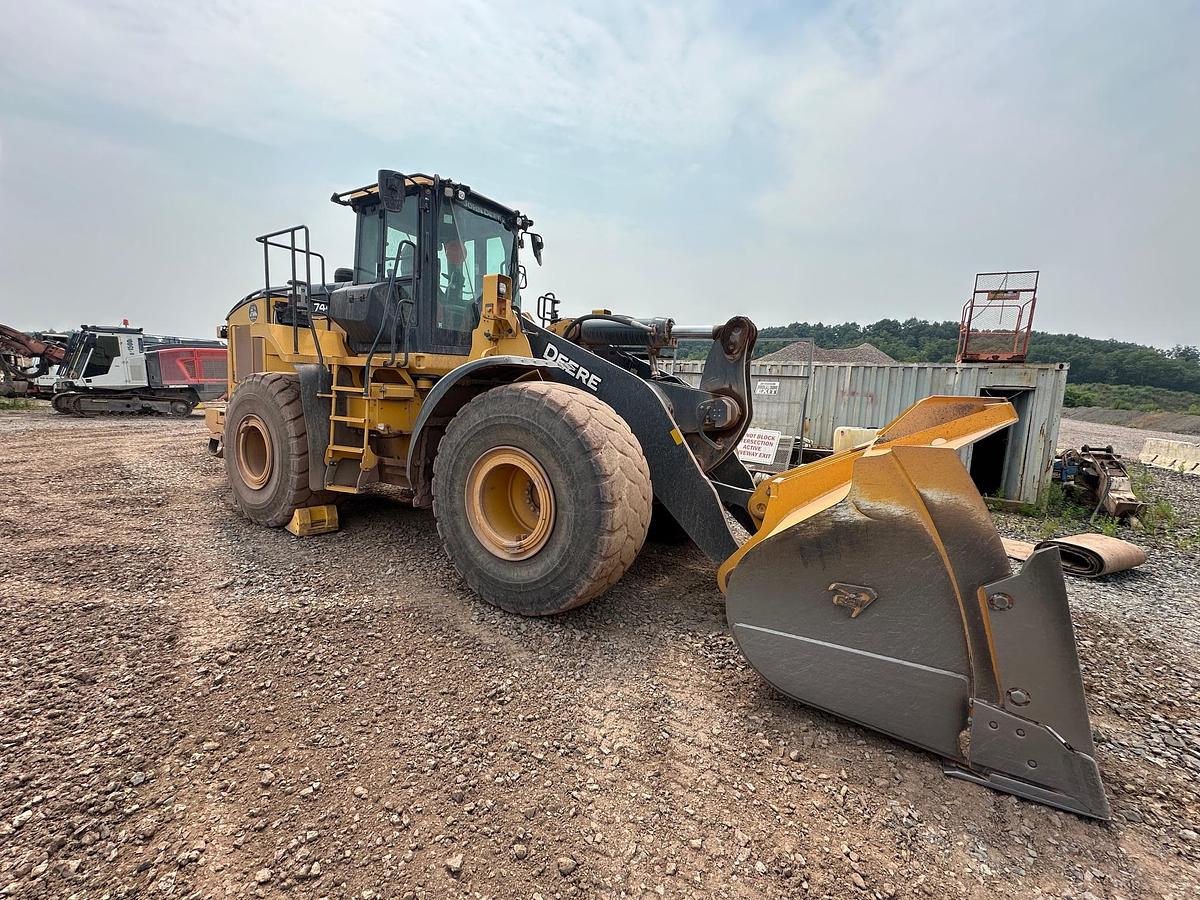 Used 2020 DEERE 744L
