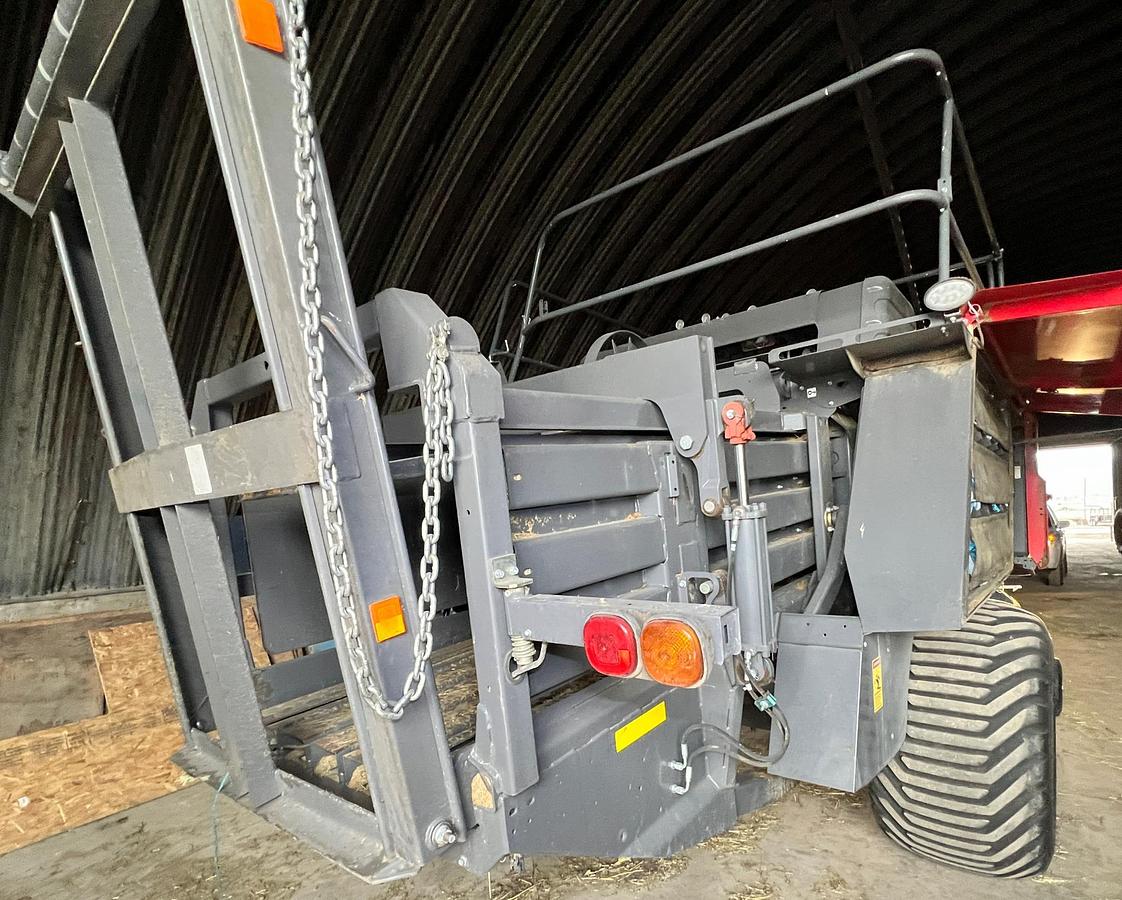 Used 2018 MASSEY FERGUSON 2270 Hesston