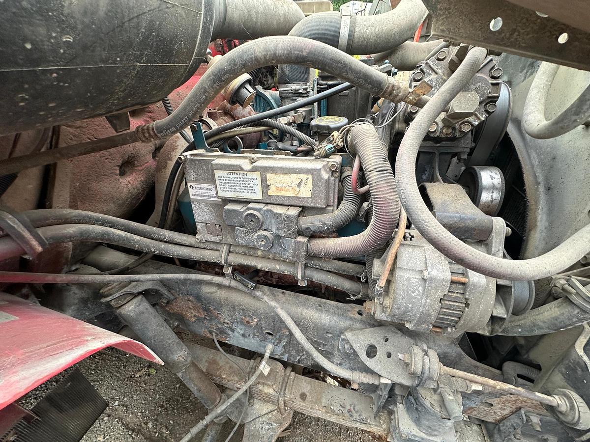 Used 2001 INTERNATIONAL 4700 Service Truck