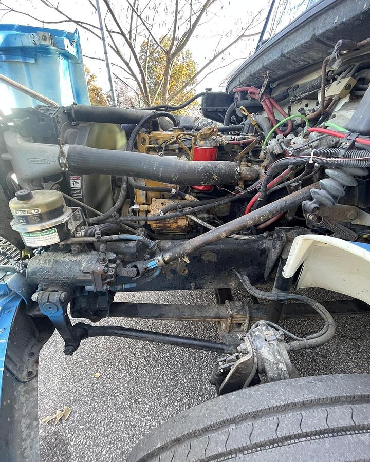 Used 2005 FREIGHTLINER FL70