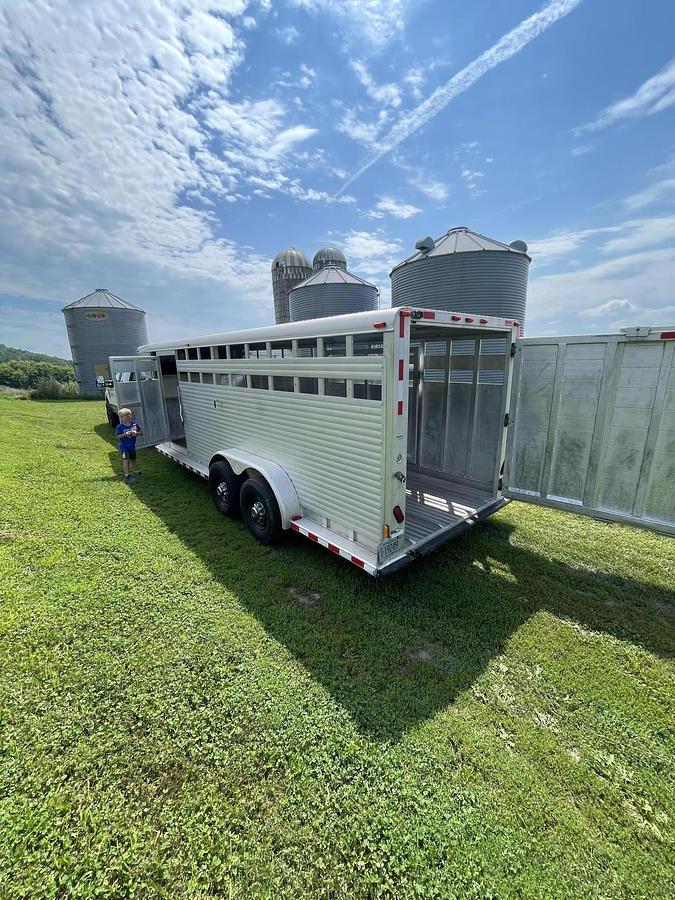 Used 2000 SOONER 27 foot 20x6.95 Ranch GN