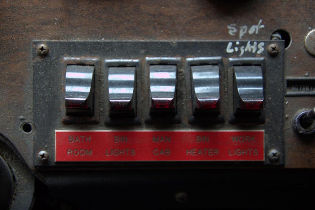 Used 1990 PETERBILT 320