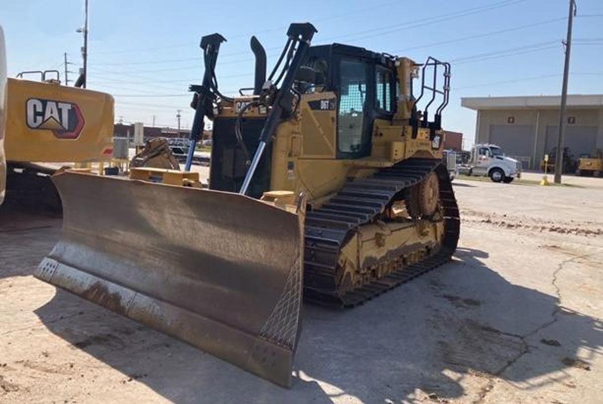Used 2018 CATERPILLAR D6T XW