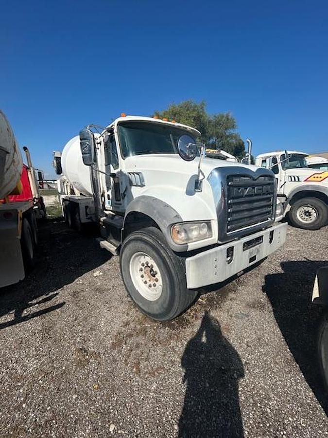 Used 2016 MACK GU713