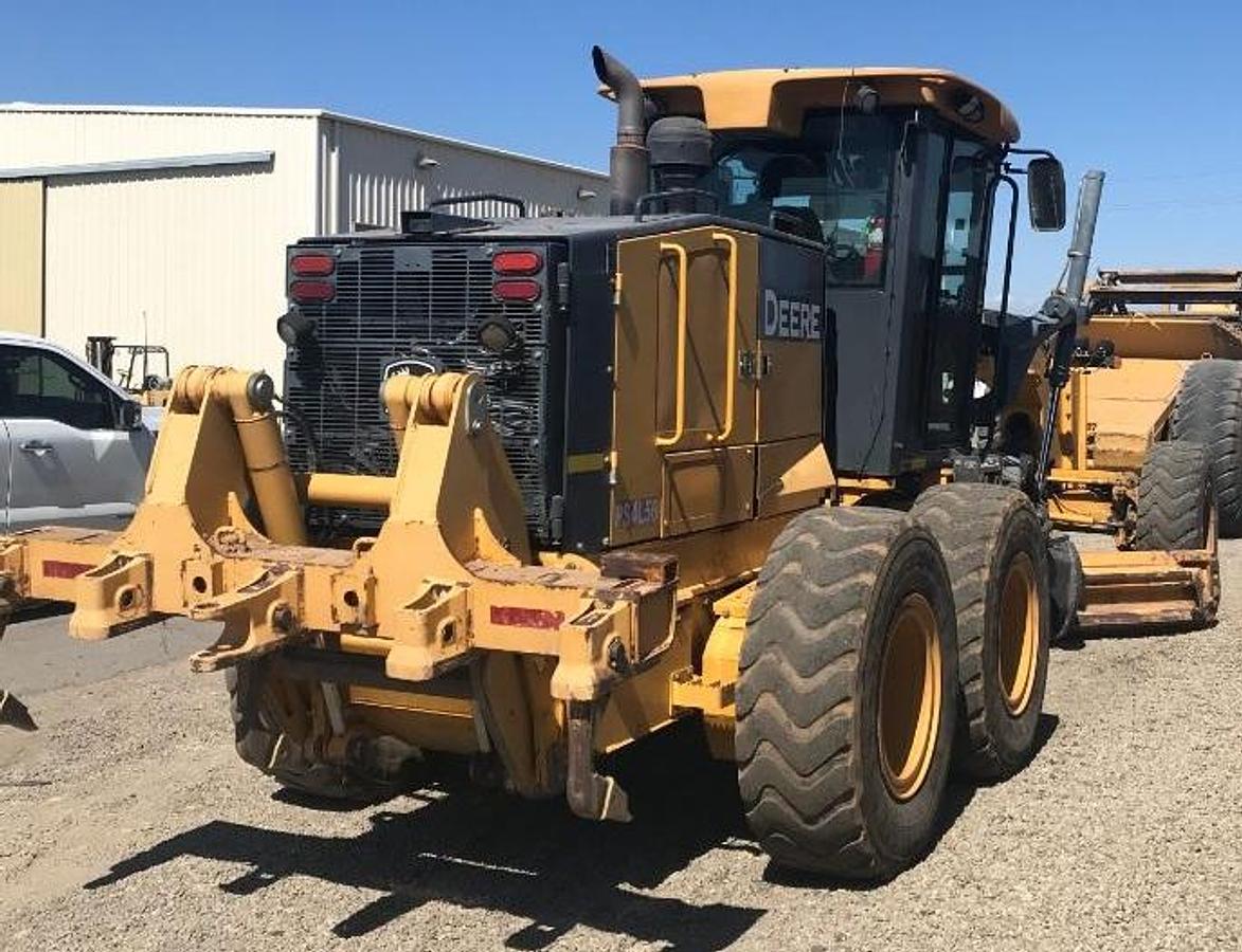Used 2010 DEERE 872GP