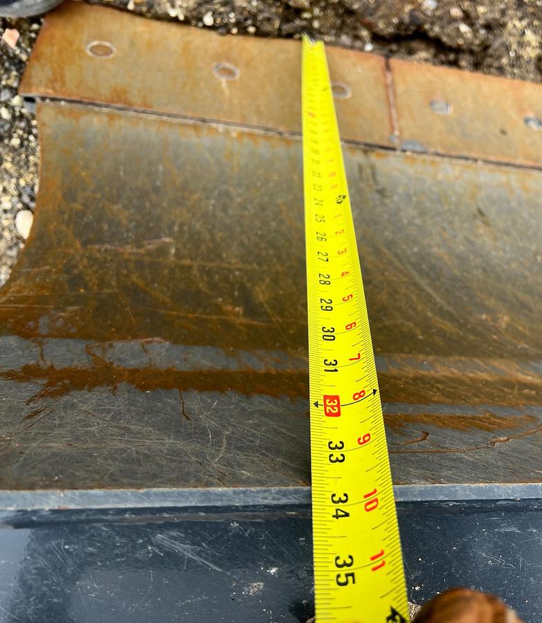 Used 2023 CASE dl550