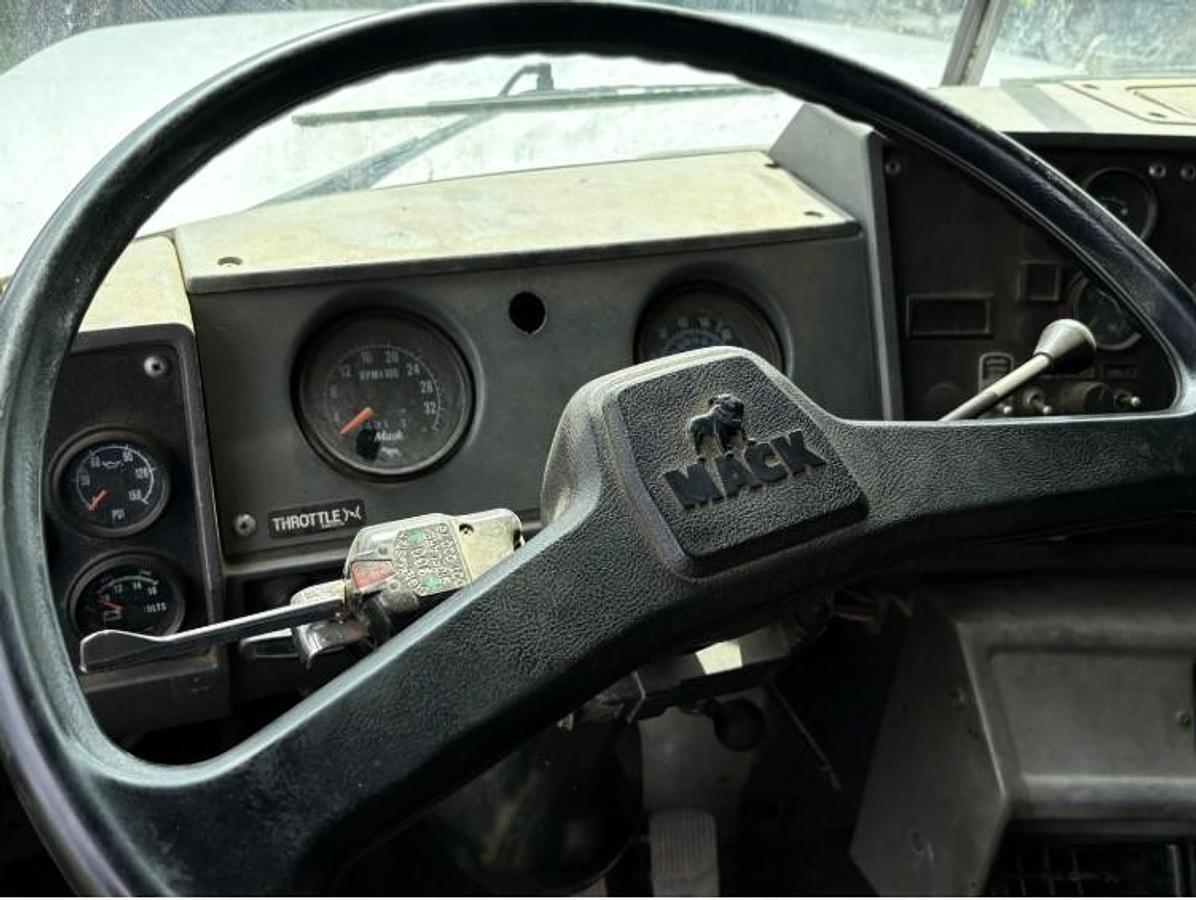 Used 1993 MACK RD 600GK