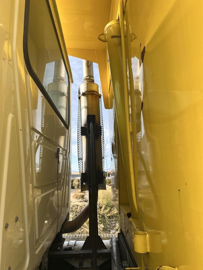 Used 2005 MACK CV713 Granite Dump Truck