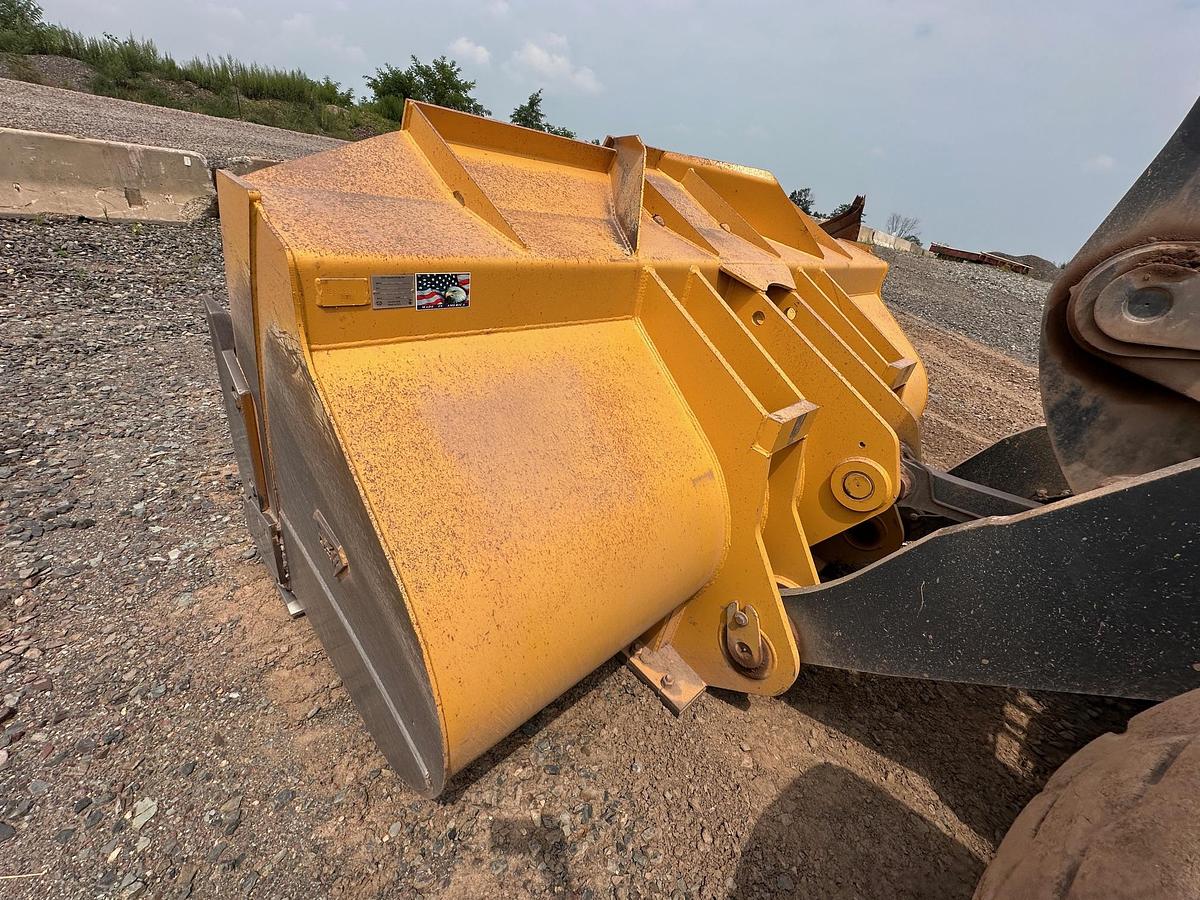 Used 2020 DEERE 744L