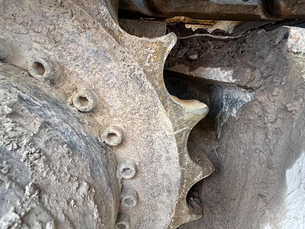 Used 2001 DEERE 160C LC