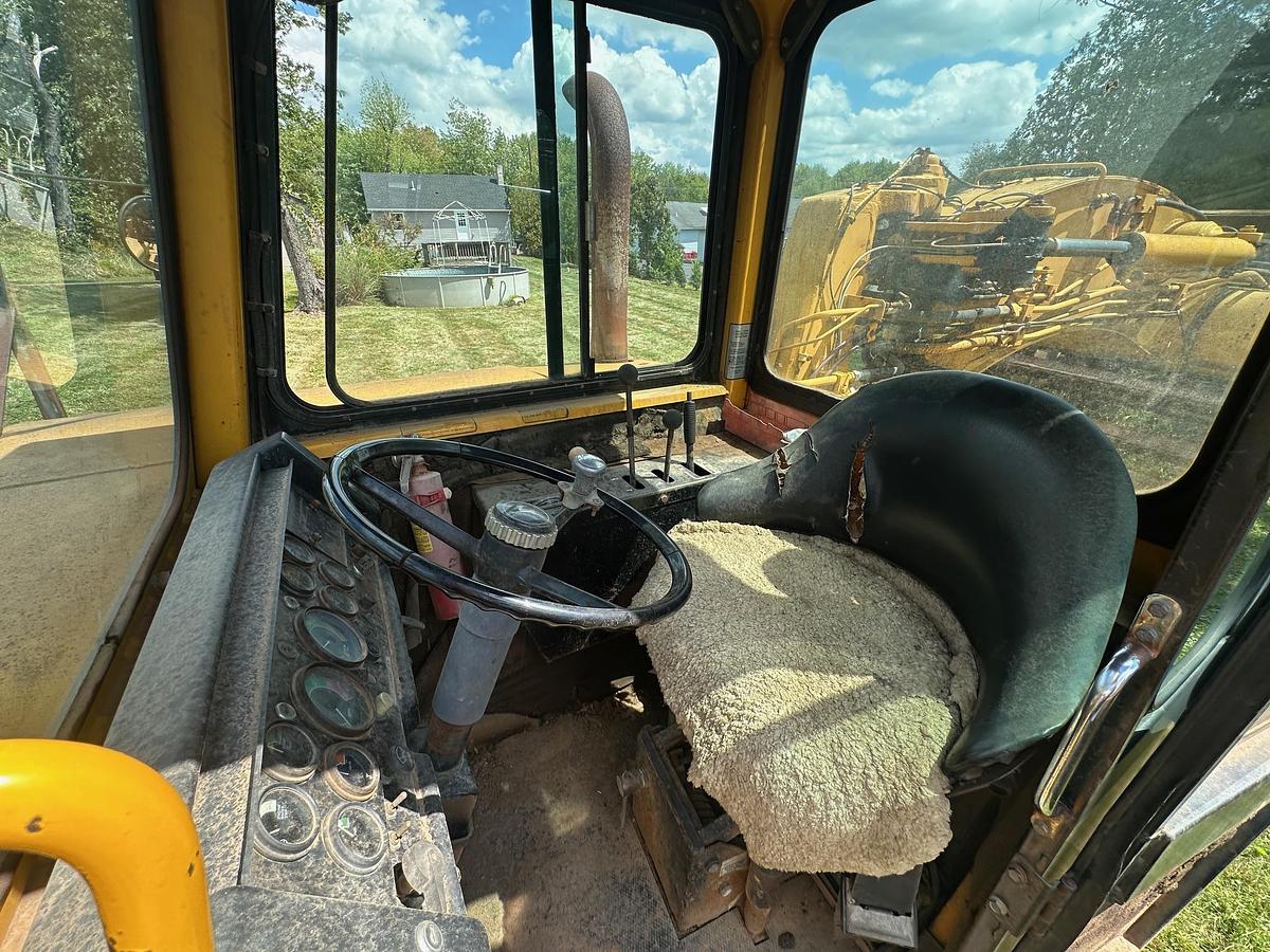 Used 1986 DEERE 762A