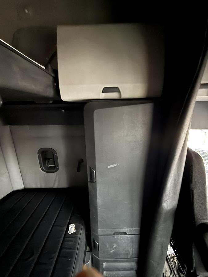 Used 2019 FREIGHTLINER CASCADIA