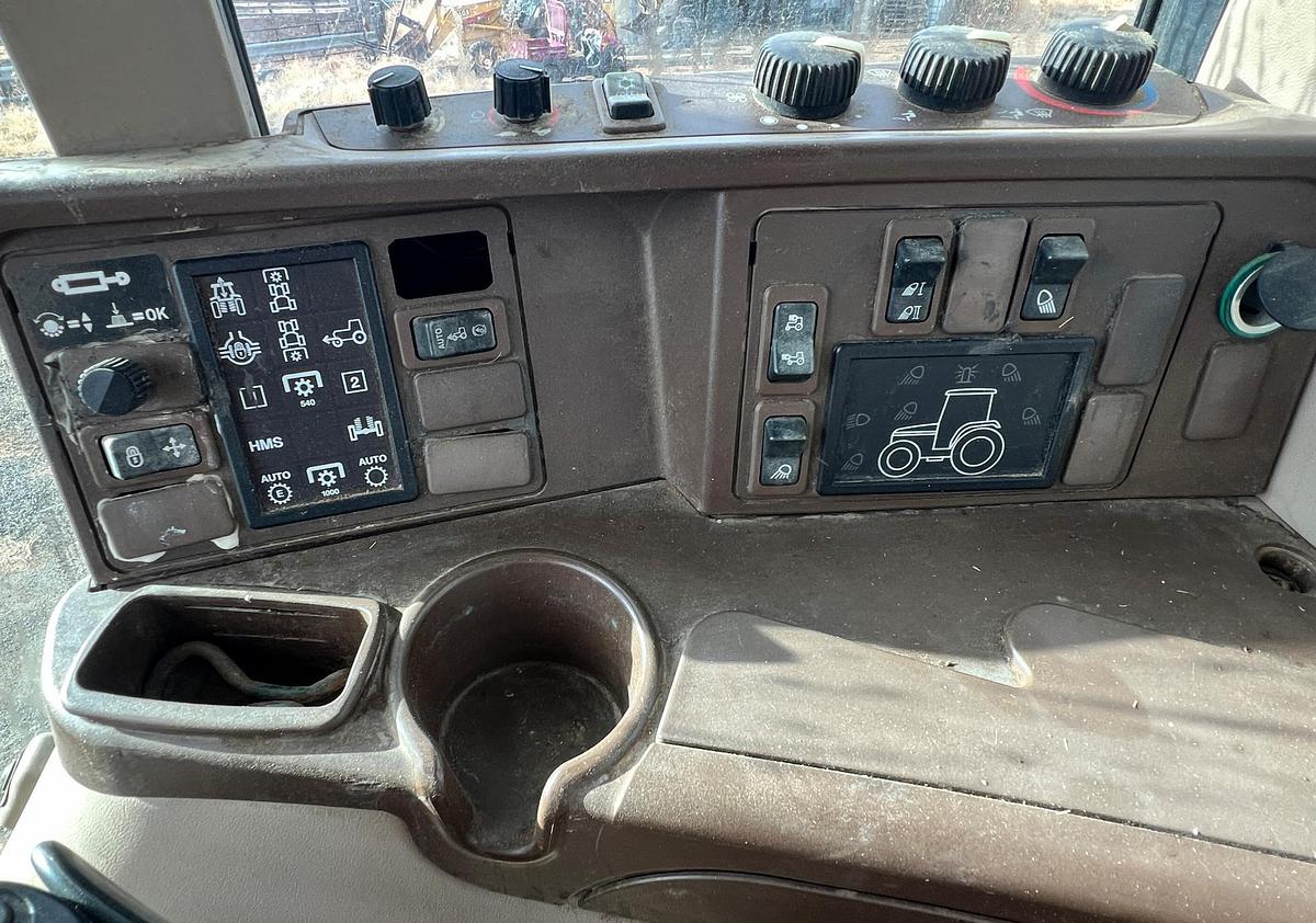 Used 2006 JOHN DEERE 7520