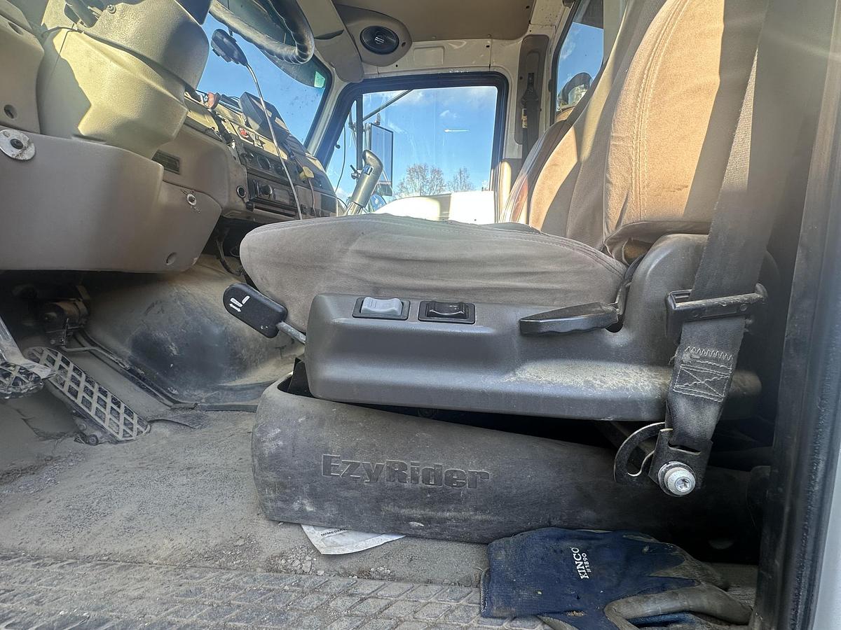 Used 2004 STERLING L7500