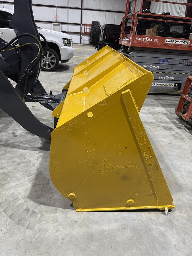 Used 2022 DEERE 324L