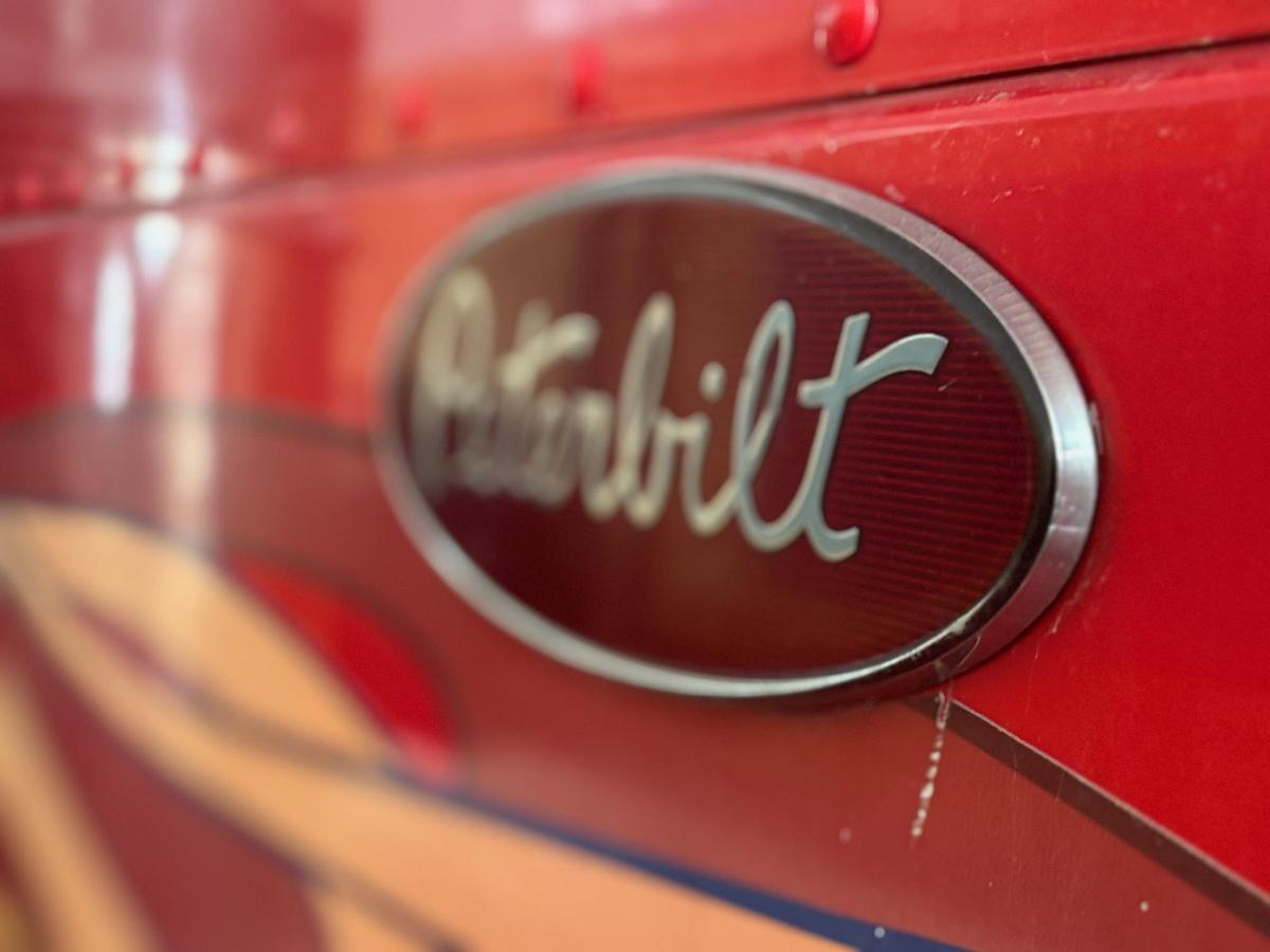 Used 2004 PETERBILT 379
