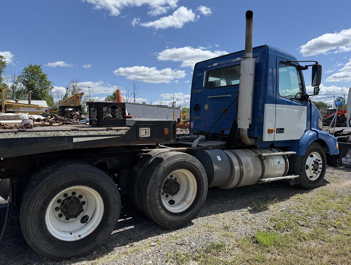 Used 2007 VOLVO VNM64T200
