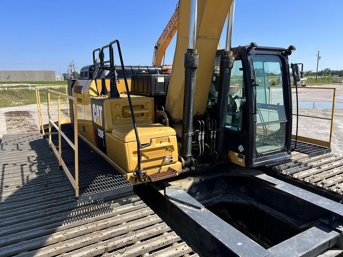 Used 2018 CATERPILLAR 326FL