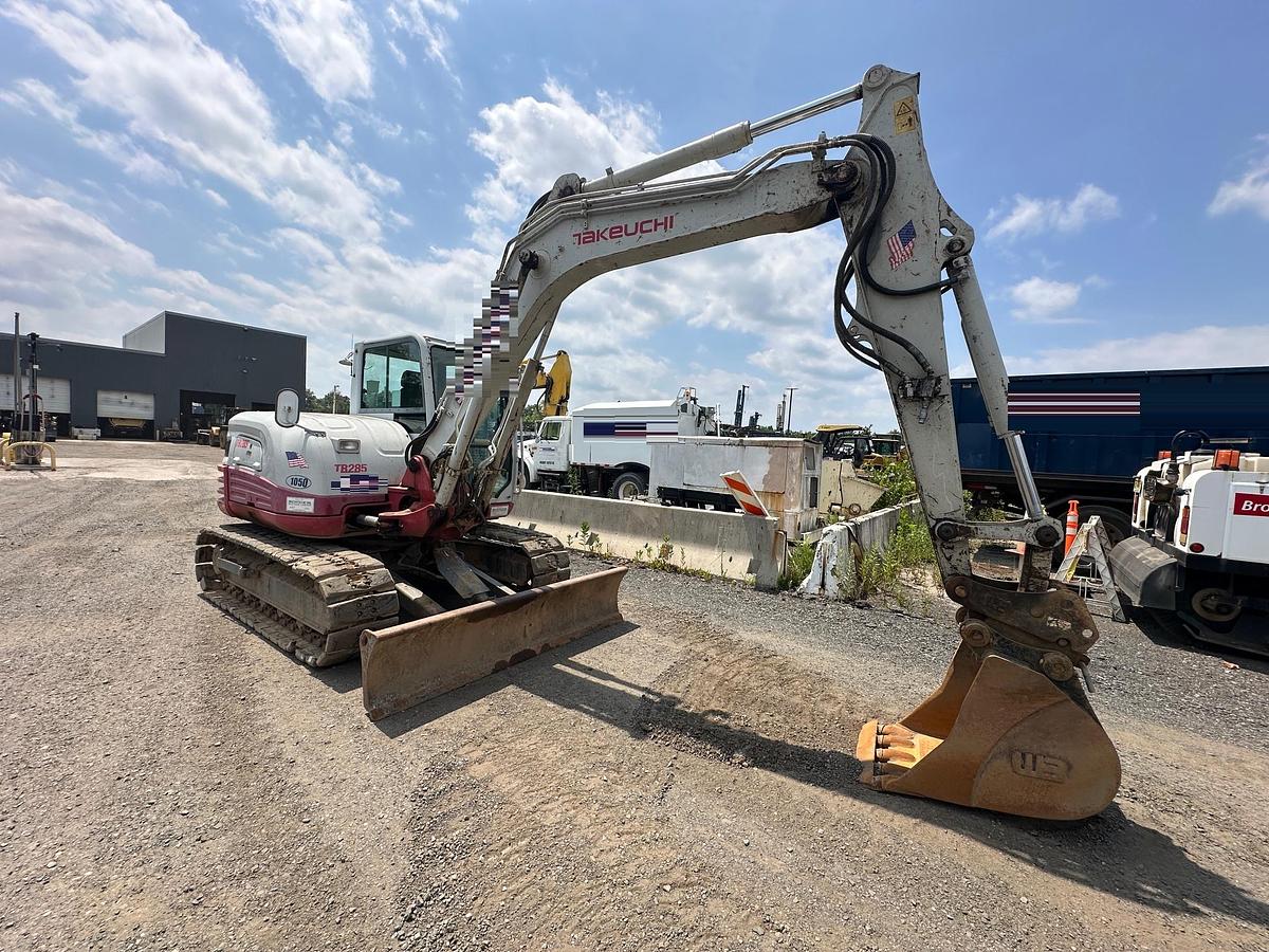 Used 2013 TAKEUCHI TB285